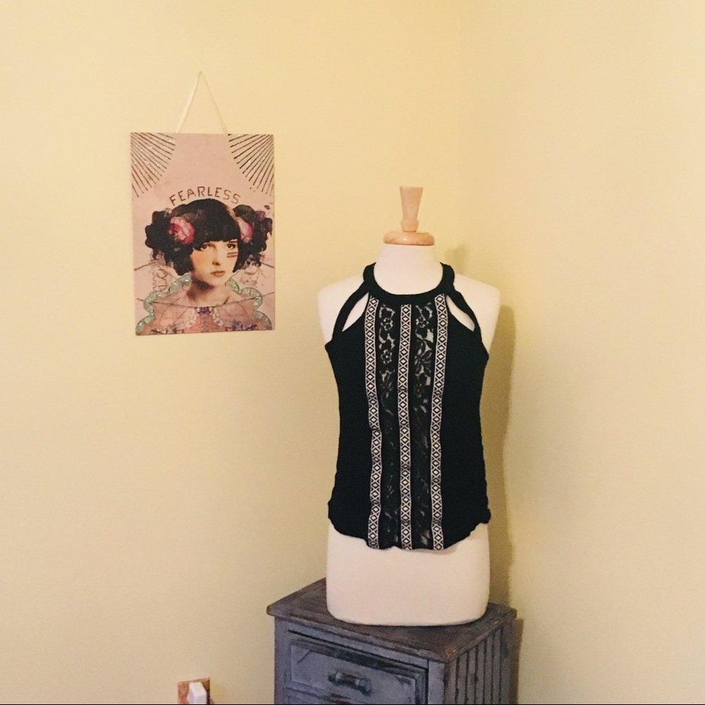 Black lace top that shows off your shoulders!